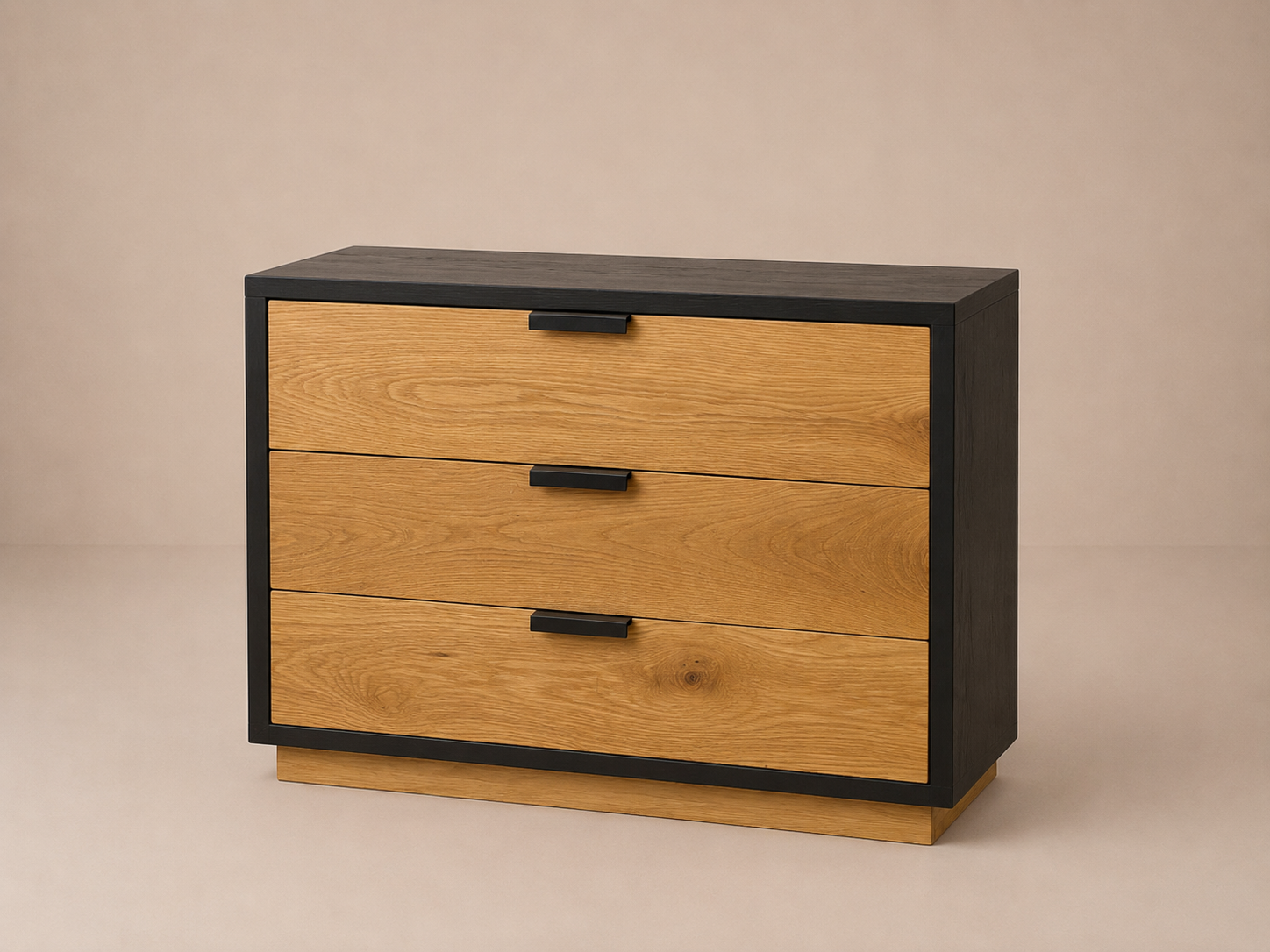 Onyx Oak Pedestal